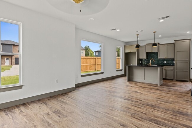 Building Photo - 5812 Cooks Ln