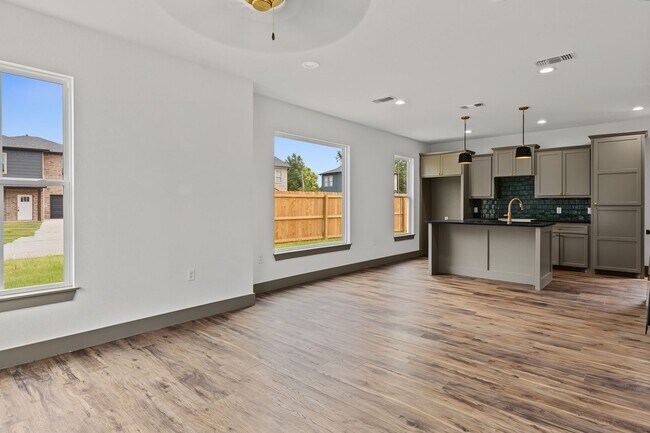 Foto del edificio - 5812 Cooks Ln