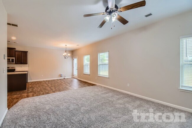 Building Photo - 281 Magnaview Dr