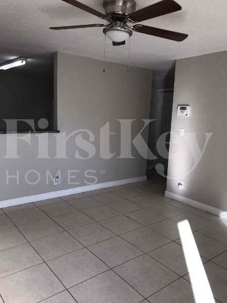 Foto del edificio - 4951 SW 16th St