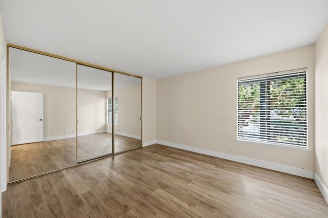 Building Photo - 224 Orange Blossom