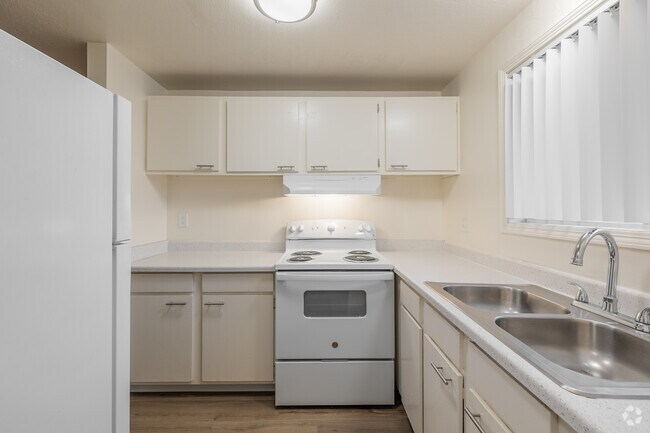 2 habitaciones, 1 baño - 753 pies cuadrados - Cocina - Colonial Villa Apartments