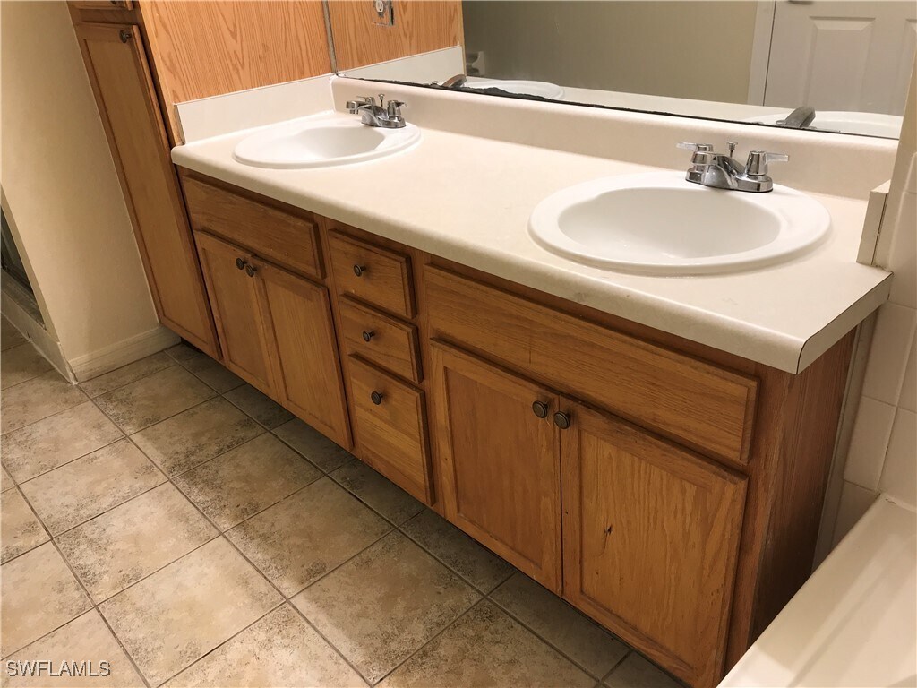 Building Photo - 7985 Preserve Cir