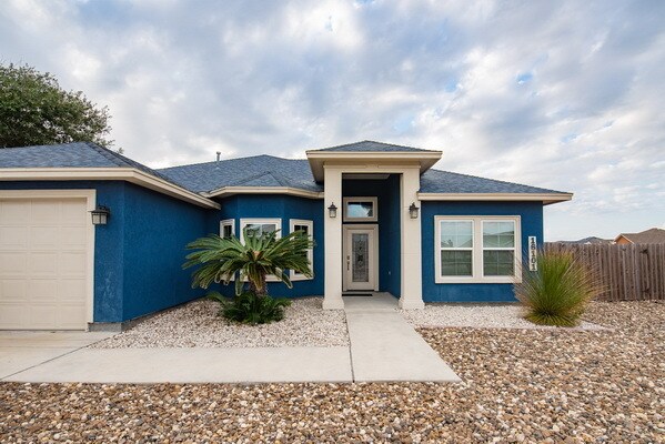 Foto principal - 16101 Broomsedge St