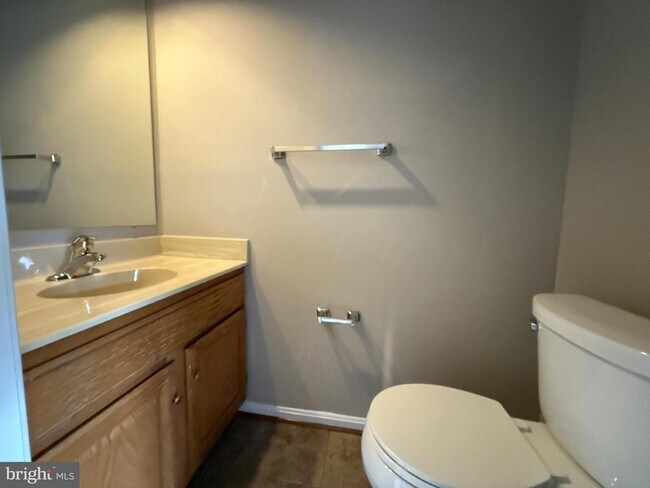 Foto del edificio - 16926 Point Pleasant Ln