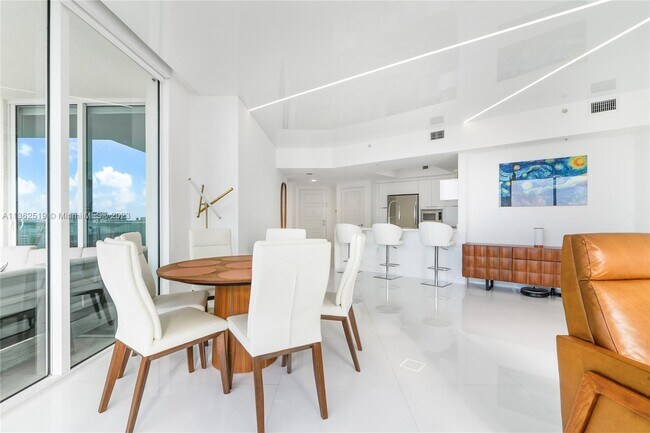 Building Photo - 250 Sunny Isles Blvd
