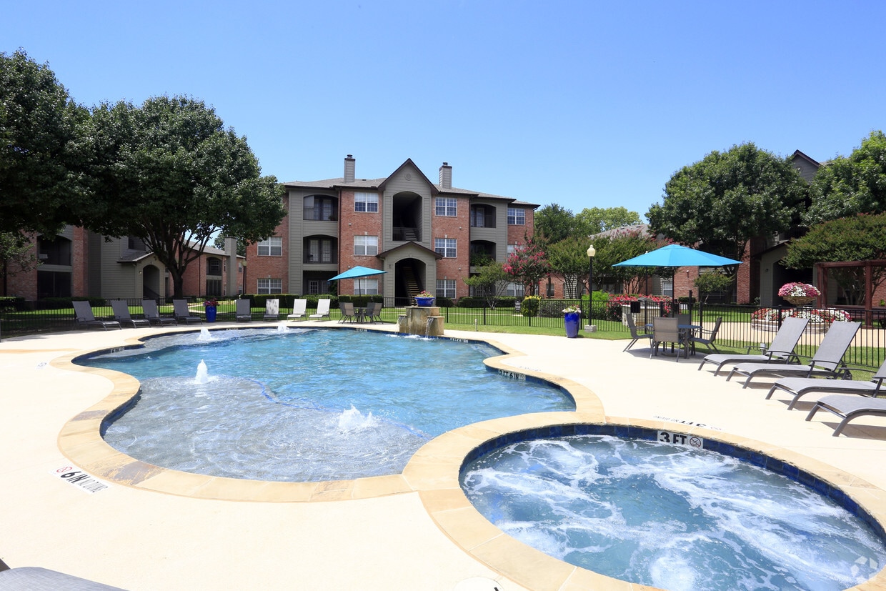 Fountains of Denton Apartments in Denton, TX