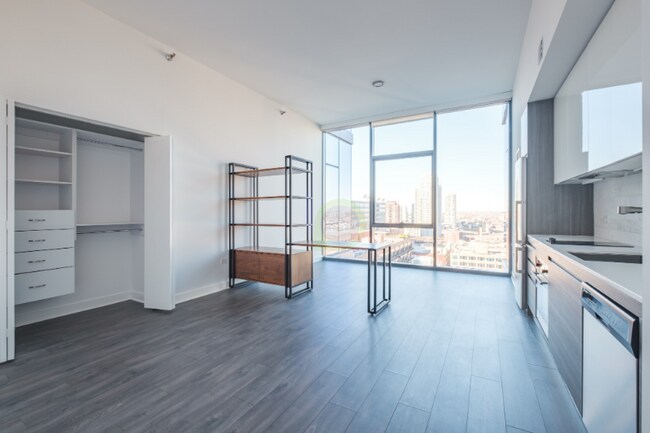 Building Photo - 217 W Hubbard St