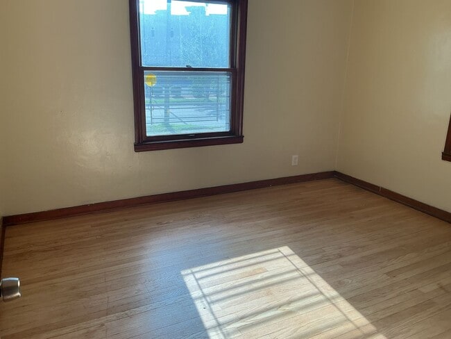 Building Photo - 2 Bedroom Single family home