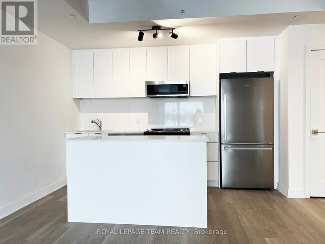 Photo du bâtiment - 1655 Carling Ave