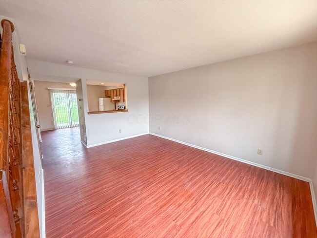 Foto del edificio - 635 Pebble Pl Dr