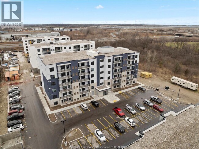 Building Photo - 3320 Stella Crescent