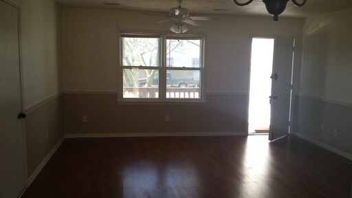 Building Photo - 298 Louise Dr