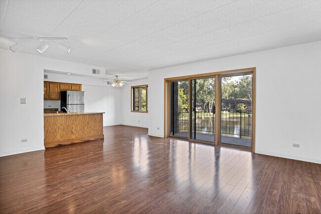 Foto del edificio - 8697 W 111th St