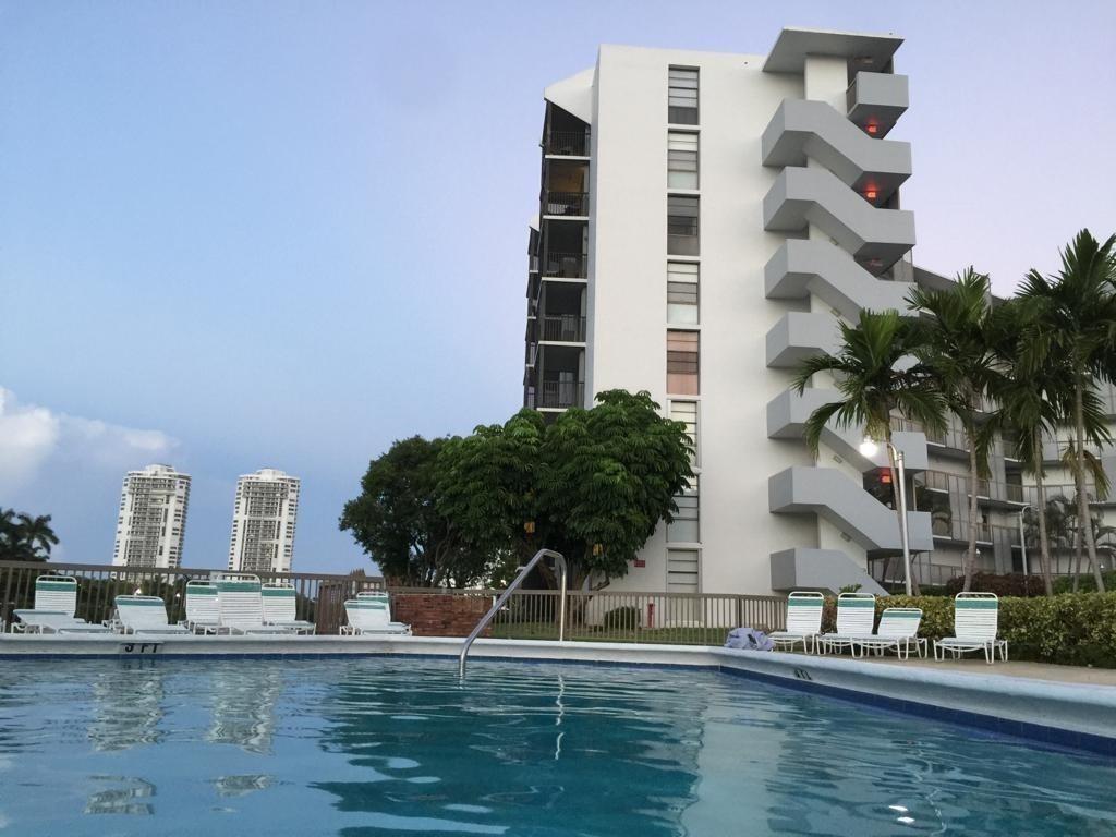 Foto del edificio - 3475 N Country Club Dr