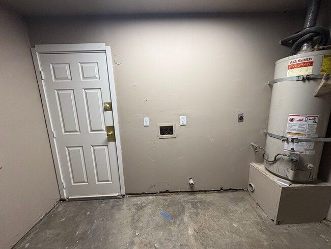 Building Photo - NW Visalia home coming soon