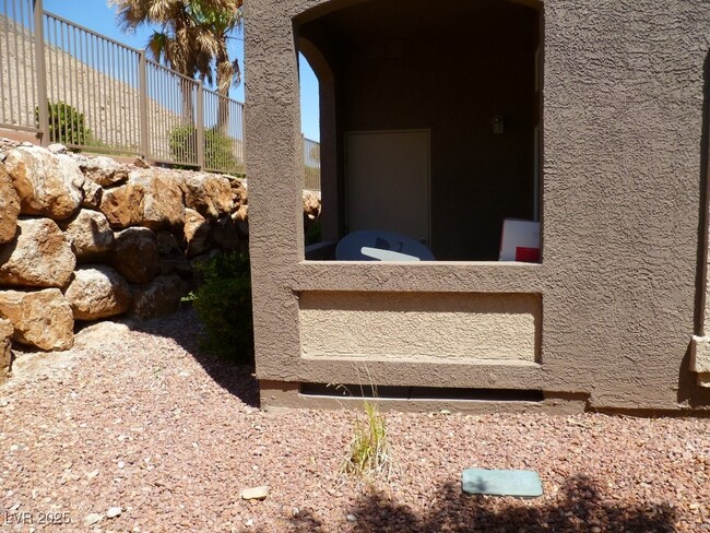 Building Photo - 3375 Cactus Shadow St
