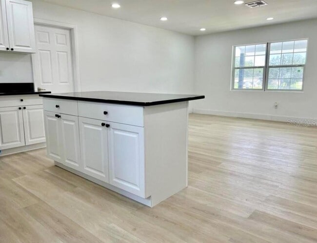 Building Photo - 3312 Chariot Pl