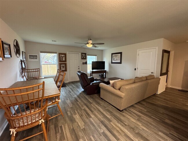 Foto del edificio - 14132 Harlequin Dr