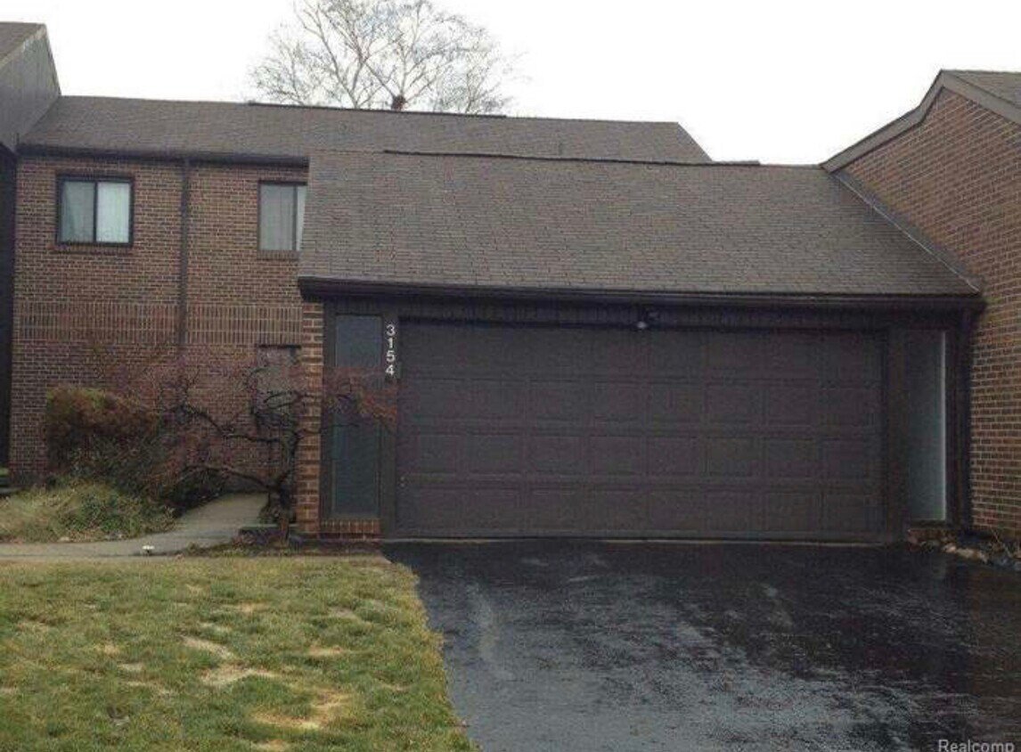 Primary Photo - 3154 Lindenwood Dr