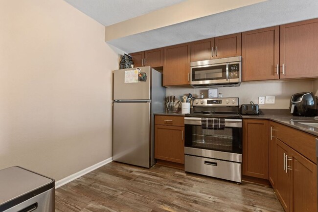 Foto del edificio - 2 Bedroom 1.5 Bath Spacious Townhome