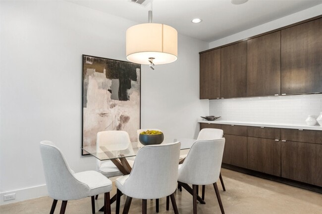 Building Photo - 316 Birdsall St