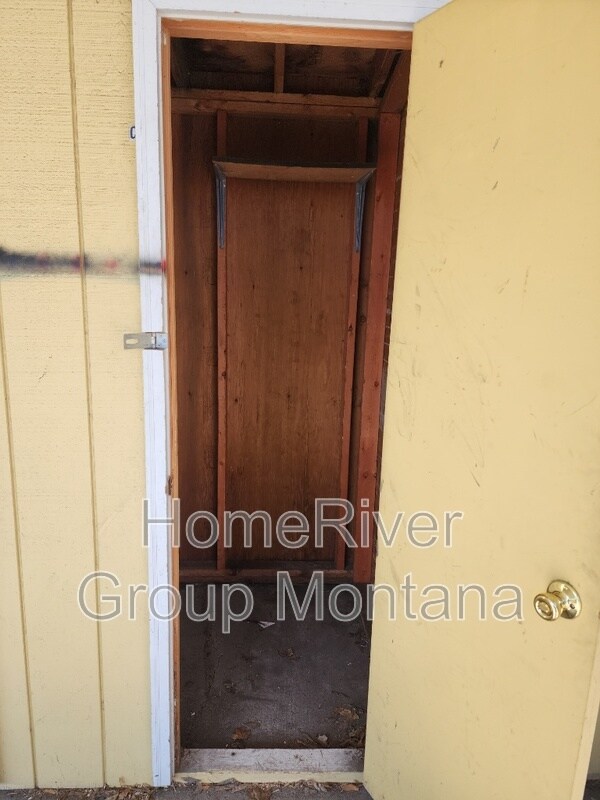 Building Photo - 705 S 2nd St W