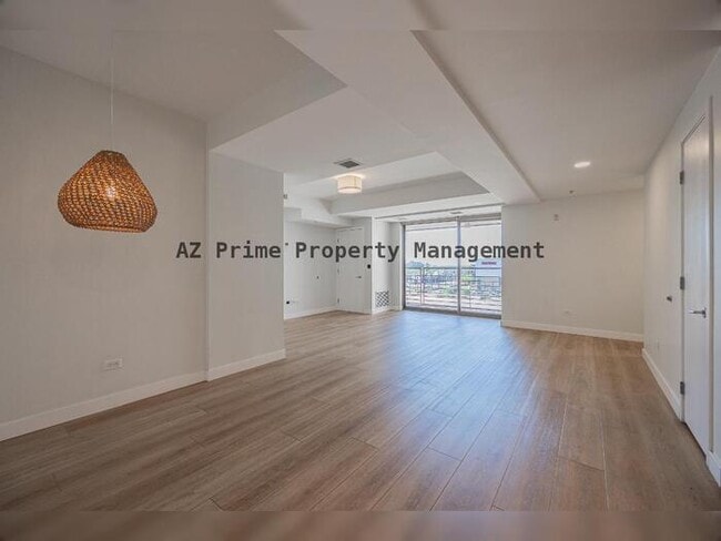 Building Photo - 7157 E Rancho Vista Dr