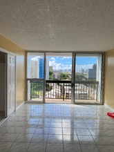 Building Photo - 1425 Liliha St