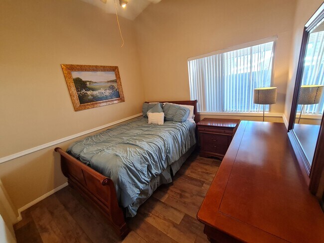 Foto del edificio - 7944 W Charter Oak Rd