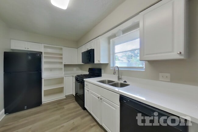 Foto del edificio - 4427 Oakside Dr