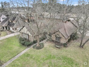 Building Photo - 657 S Rivershire Dr