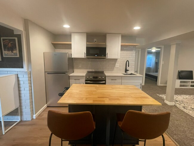 Foto del edificio - 9250 N King Way