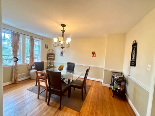 Foto del edificio - 309 Stratford Rd