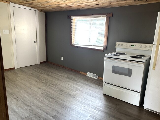 Foto del edificio - 516 W Wescott Ave