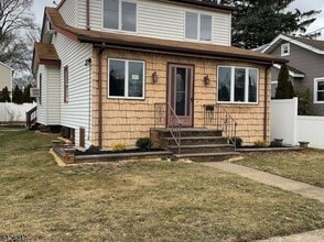 Building Photo - 2144 Evans St