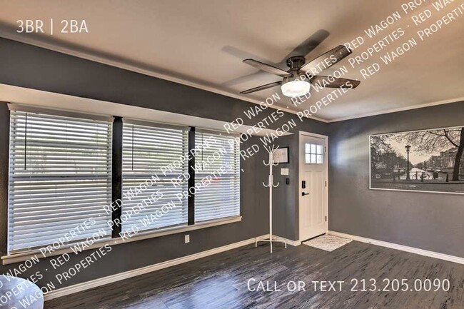 Building Photo - 807 Timilo Dr