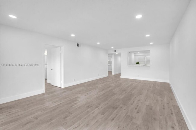 Foto del edificio - 12850 SW 4th Ct