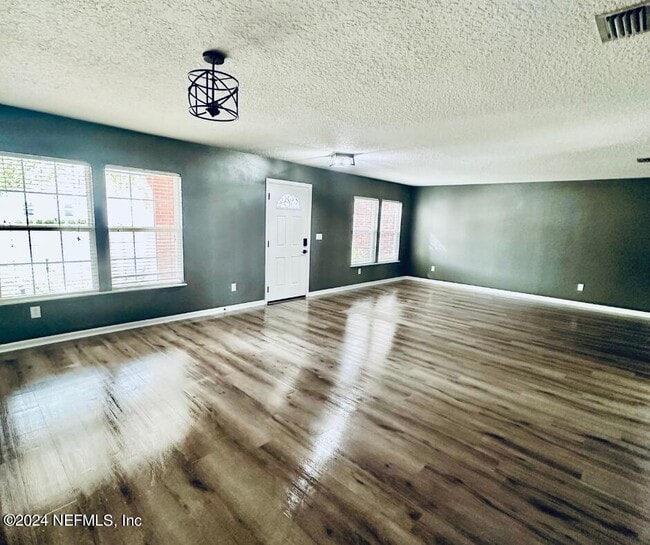 Building Photo - 773 Martin Lakes Dr E