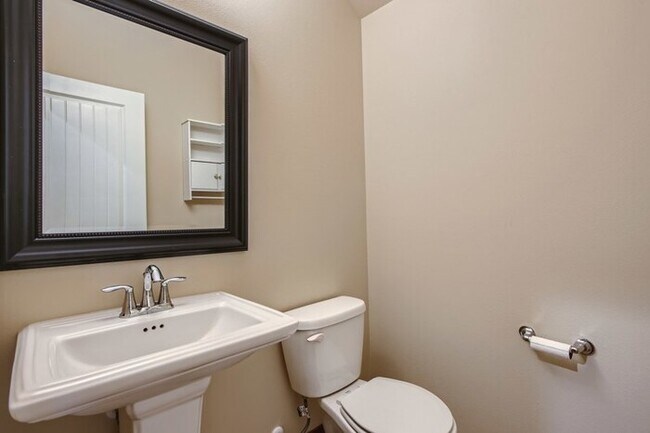Foto del edificio - 7910 205th St E, Spanaway, WA, 98387