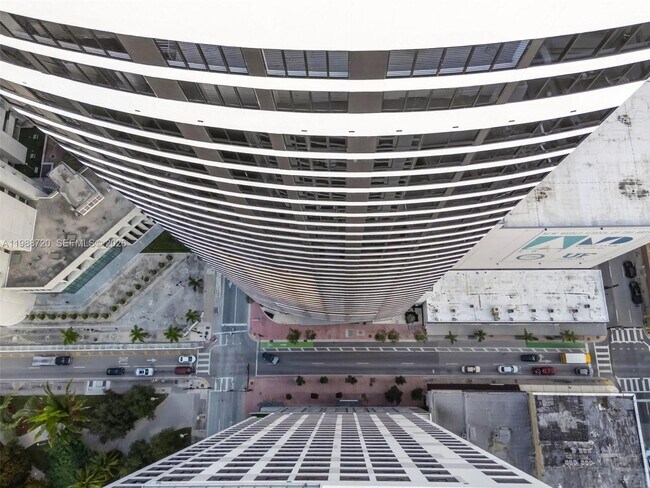 Foto del edificio - 225 N Miami Ave