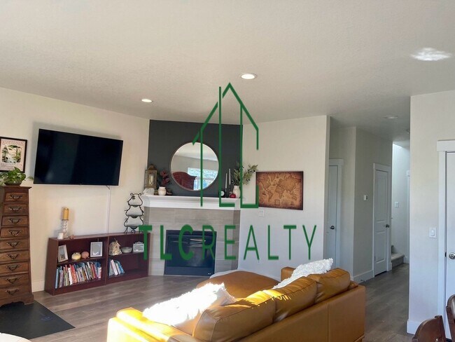 Building Photo - Gorgeous Home for Rent