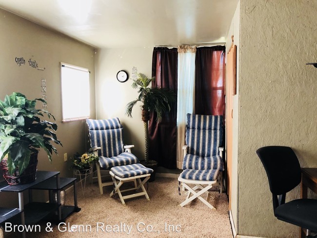 Building Photo - 3 br, 1 bath House - 3420 Barringer Dr