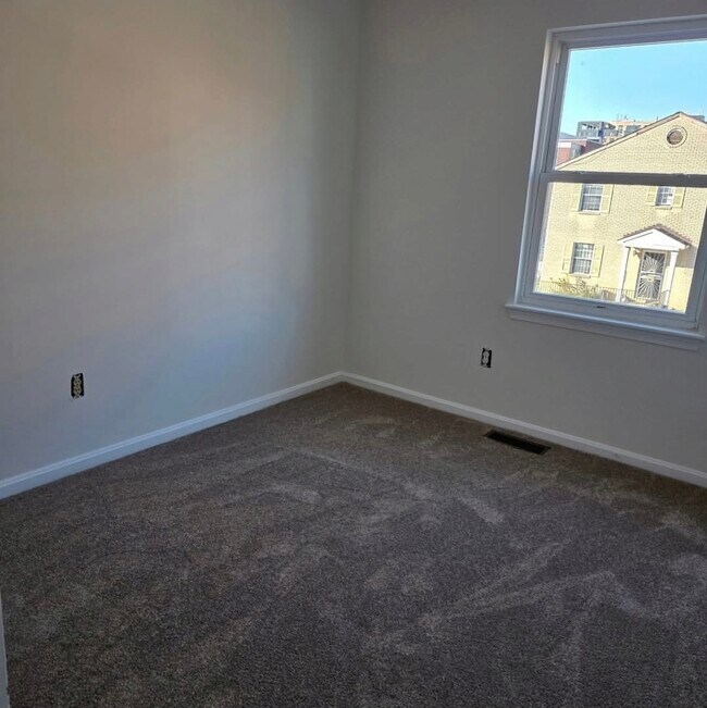 Foto del edificio - 1144 1st St NW
