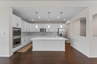 Building Photo - 942 Blue Violet
