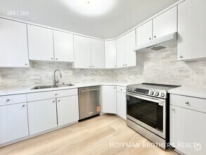 Building Photo - 10464 Larwin Ave
