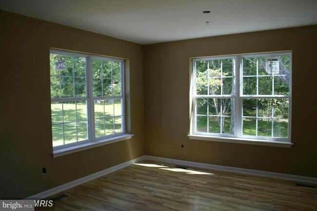 Foto del edificio - 2409 Harford Rd