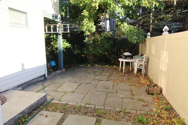 Building Photo - 3.0 bedroom in Cambridge Massachusetts 02139
