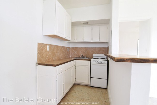Foto del edificio - 749 Curtiss Pkwy