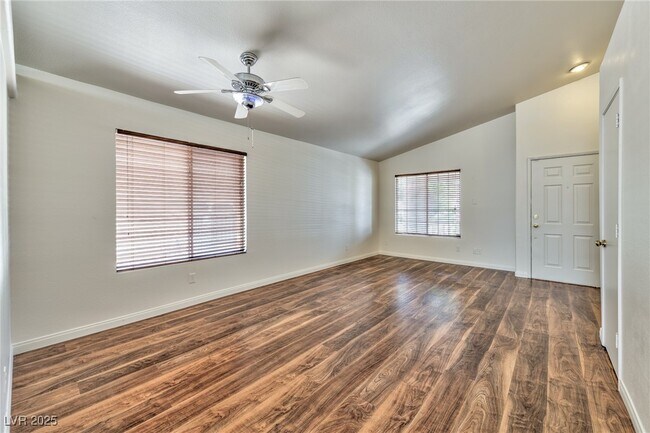 Foto del edificio - 5537 Oakwood Ridge St